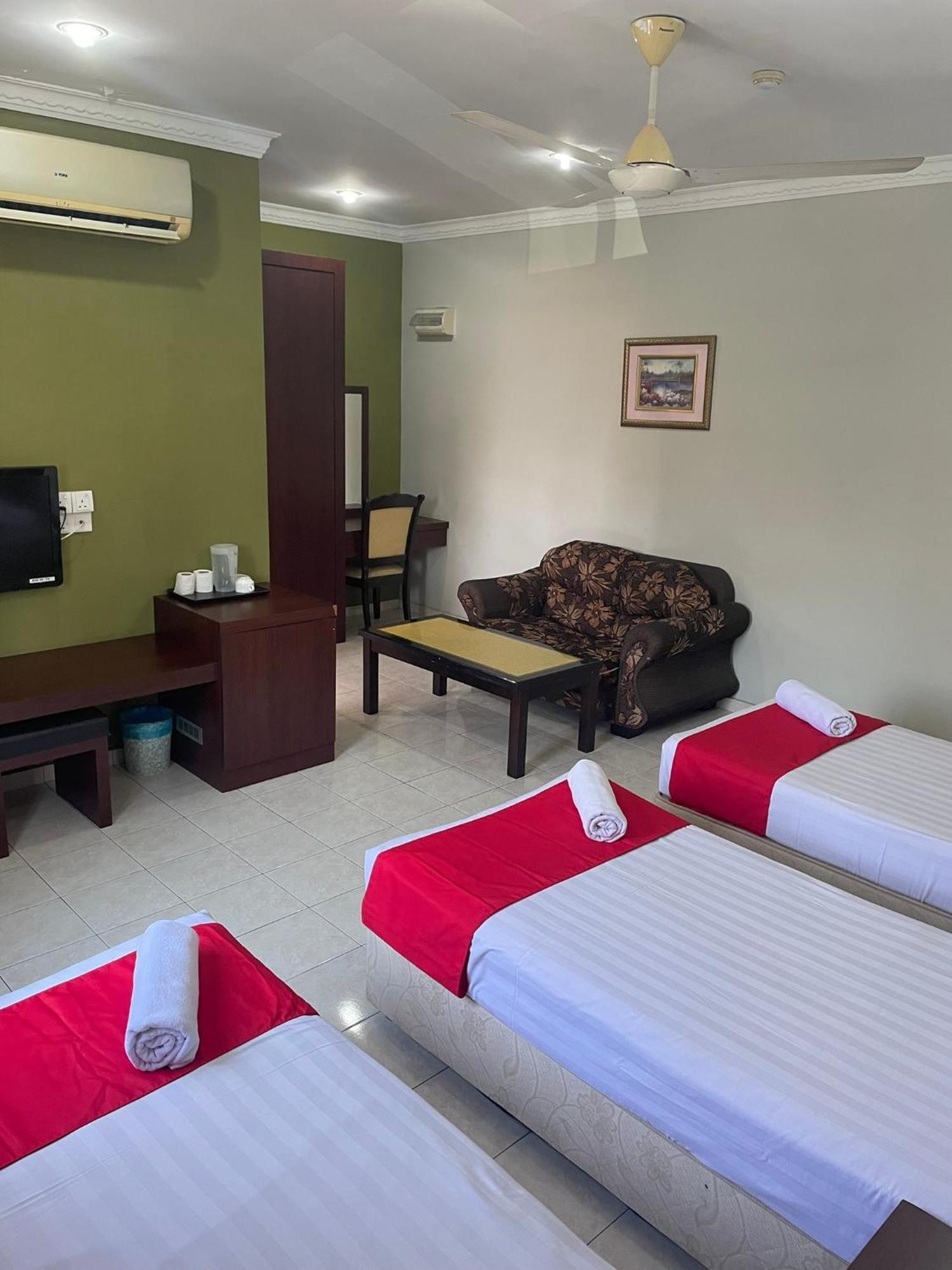 Bayu View Hotel Klang Buitenkant foto